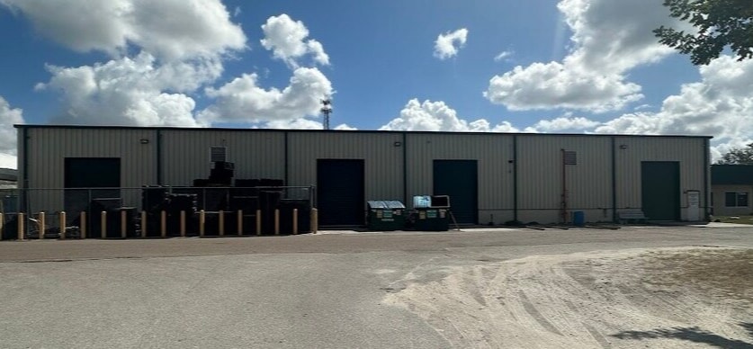 7904 Interstate Ct, North Fort Myers, FL for lease - Building Photo - Image 3 of 10