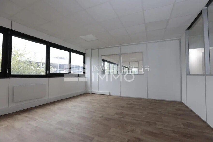 Office in Antony for lease - Interior Photo - Image 2 of 4