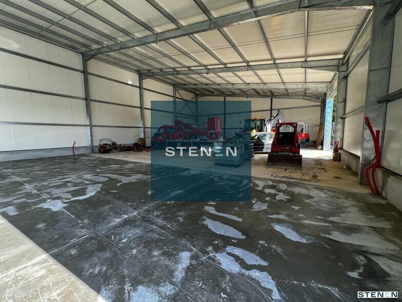 55 Route De Cheval Blanc, Cavaillon for lease - Building Photo - Image 2 of 6