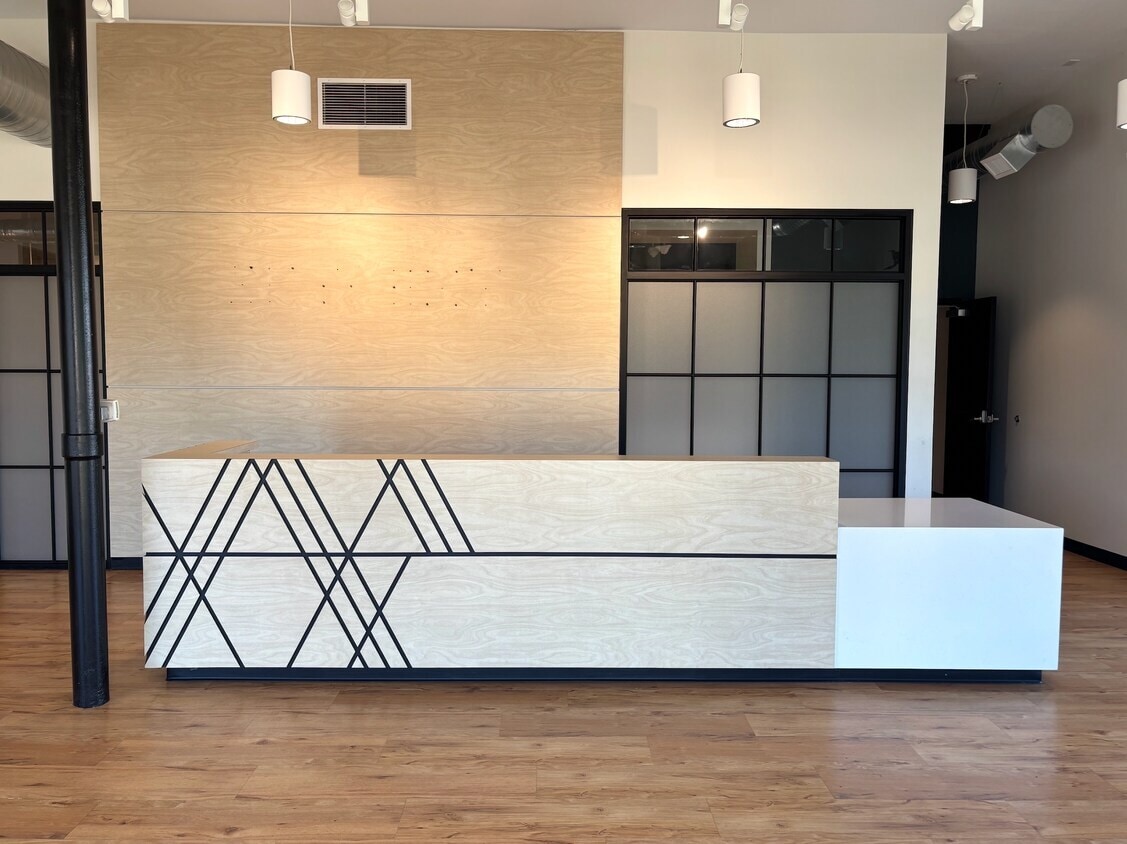 2508-2518 S Cedar St, Lansing, MI for lease Interior Photo- Image 1 of 4