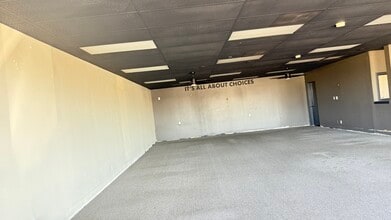 900-958 N Central Ave, Upland, CA à louer Photo du bâtiment- Image 2 de 3