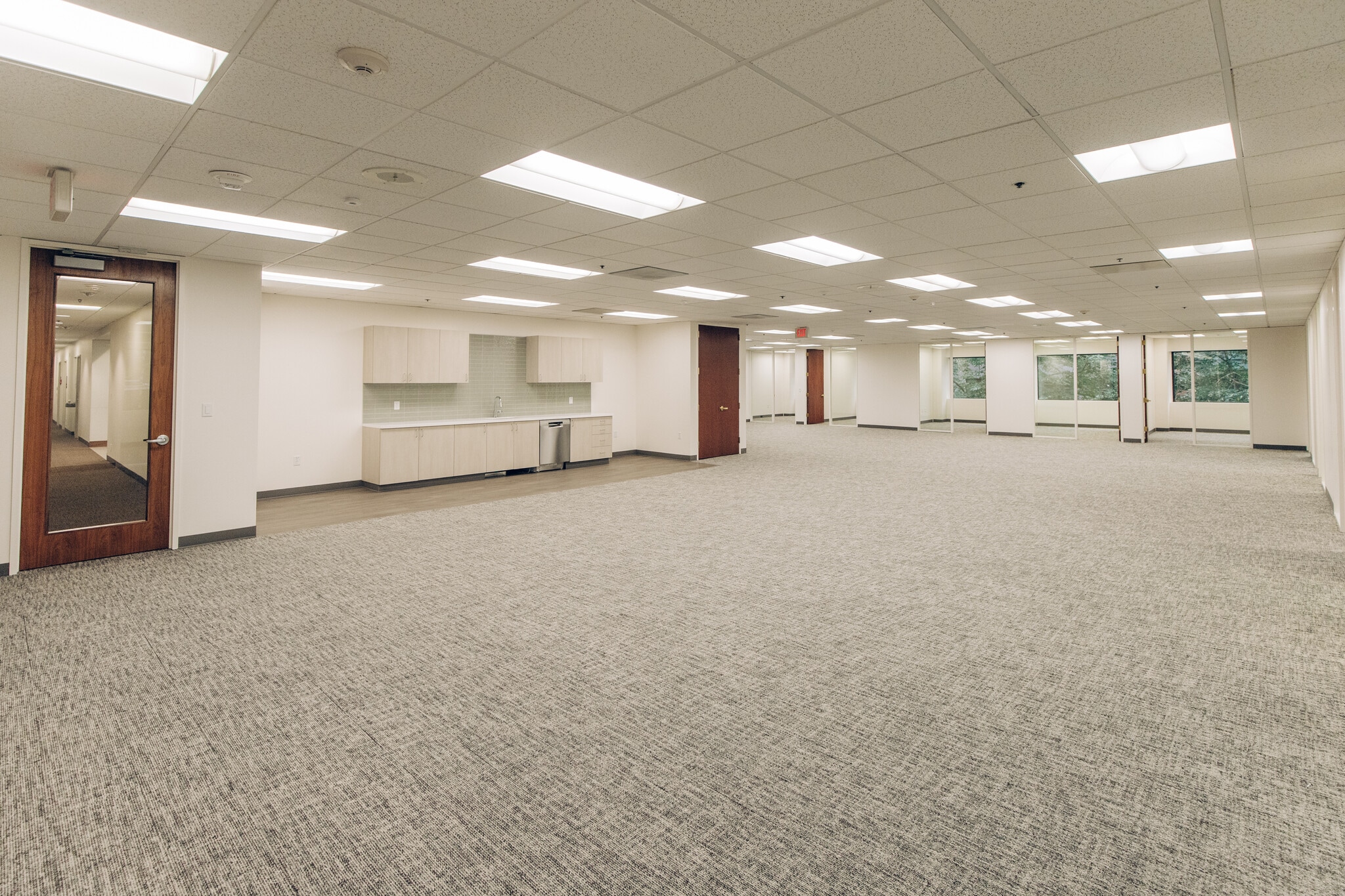 111 SW Columbia St, Portland, OR for lease Interior Photo- Image 1 of 3
