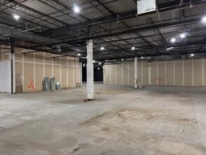 2001 MacArthur Blvd, Whitehall, PA for lease Interior Photo- Image 1 of 7