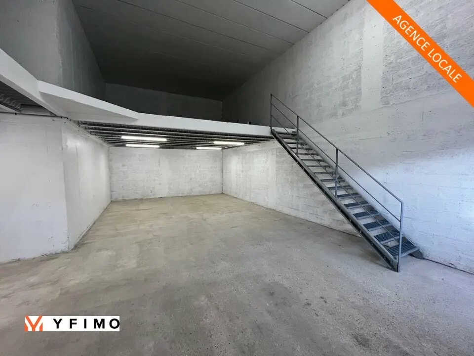 Flex in Flins-sur-Seine for lease Interior Photo- Image 1 of 7