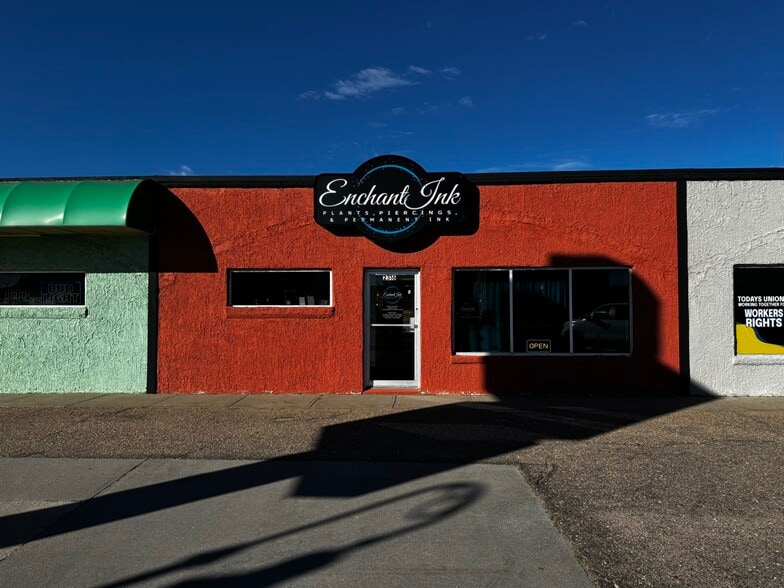 2304-2320 S Locust St, Grand Island, NE for lease - Building Photo - Image 1 of 16