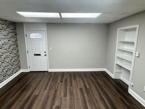 737 Walnut St, Macon-Bibb, GA for lease Interior Photo- Image 2 of 10