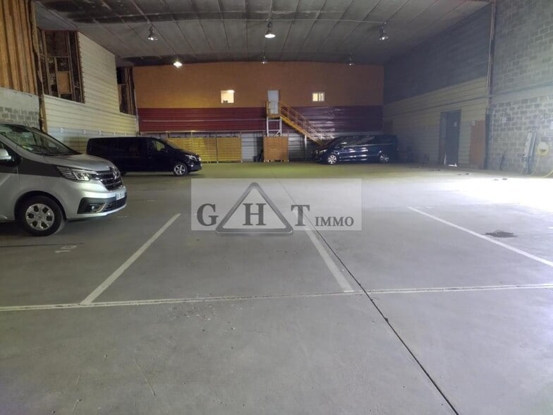 Industrial in Guibeville for lease - Interior Photo - Image 2 of 8