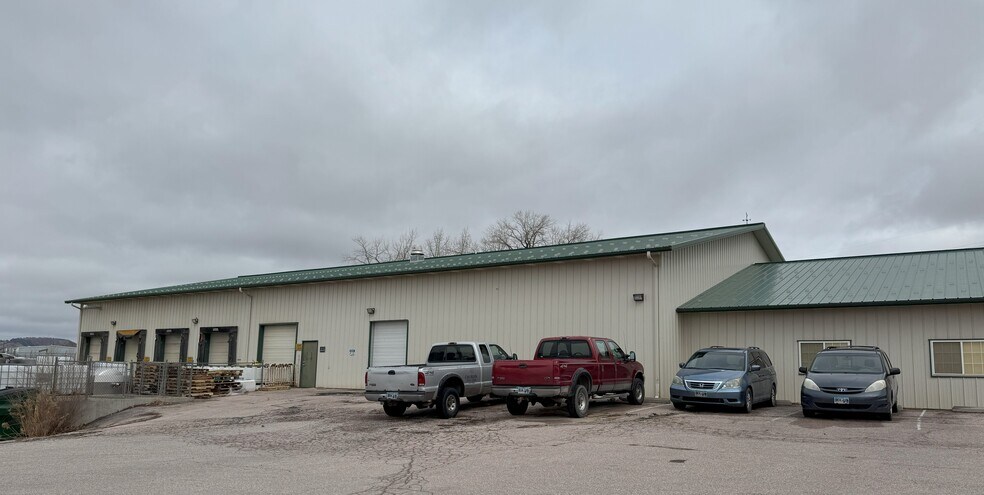 940 Kennel Dr, Rapid City, SD à louer - Photo du bâtiment - Image 1 de 18