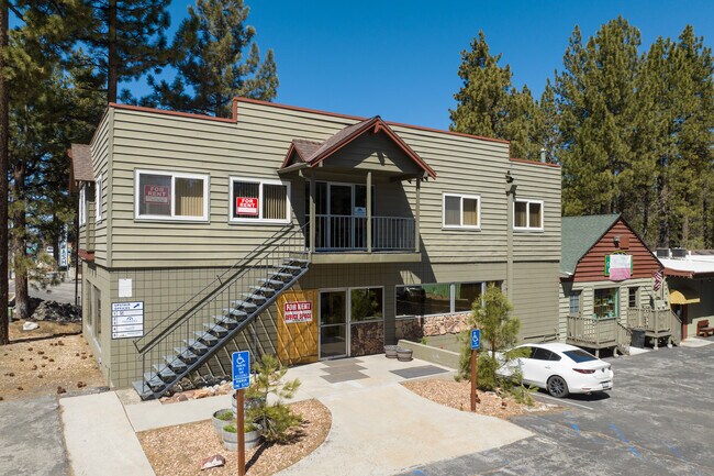 Plus de détails pour 41656 Big Bear Blvd, Big Bear Lake, CA - Commerce de détail à vendre