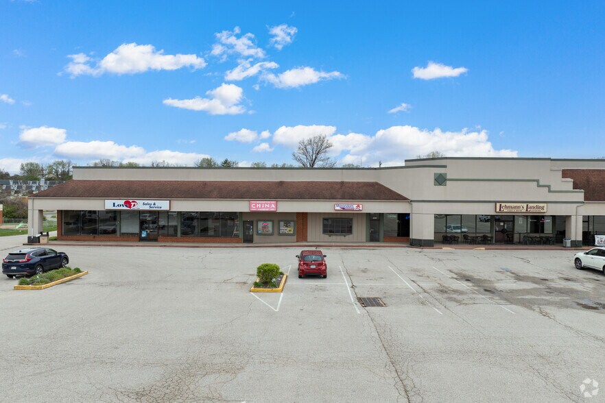 12243-12305 Natural Bridge Rd, Bridgeton, MO à louer - Photo du bâtiment - Image 2 de 20