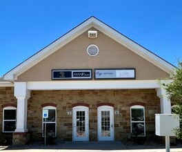 305 N Heatherwilde Blvd, Pflugerville, TX à louer Photo du bâtiment- Image 2 de 2