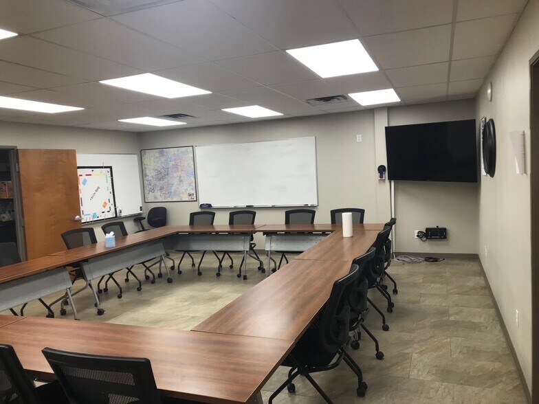 1516 Central Park Dr, Hurst, TX à louer - Photo intérieure - Image 3 de 6