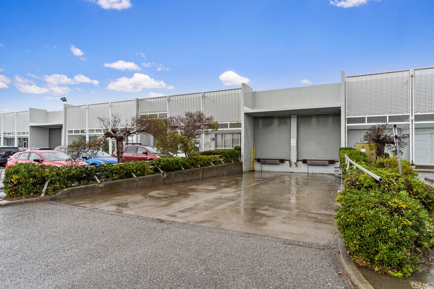253 E Harris Ave, South San Francisco, CA à vendre - Photo du bâtiment - Image 2 de 27