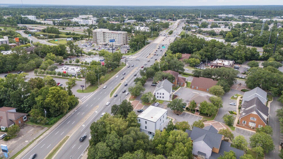 3375 Capital Cir NE, Tallahassee, FL à louer - Photo du bâtiment - Image 2 de 24