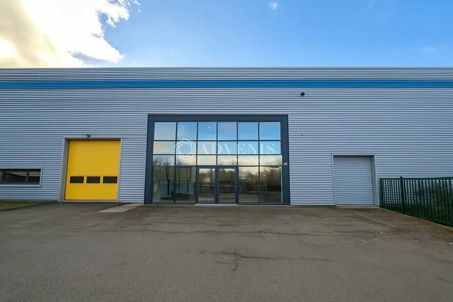 Flex dans Taverny à louer - Photo du bâtiment - Image 1 de 17