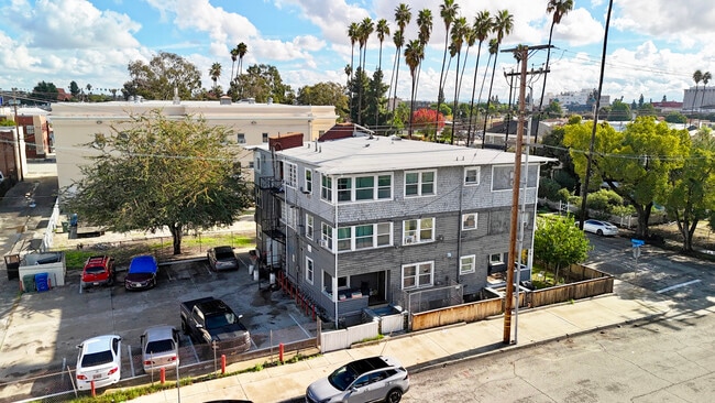 Plus de détails pour 285 W Center St, Pomona, CA - Multi-résidentiel à vendre