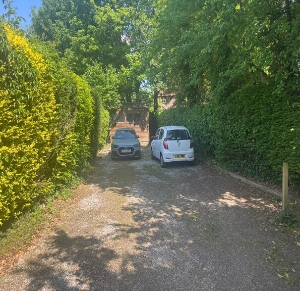 89 High St, Caterham for lease - Building Photo - Image 3 of 3