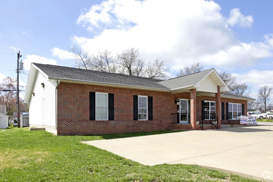 2419 Broadway St, Mount Vernon, IL for sale - Primary Photo - Image 1 of 53