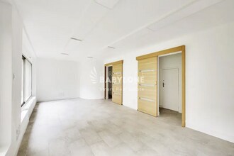 Office in Neuilly-sur-Seine for lease Interior Photo- Image 2 of 12