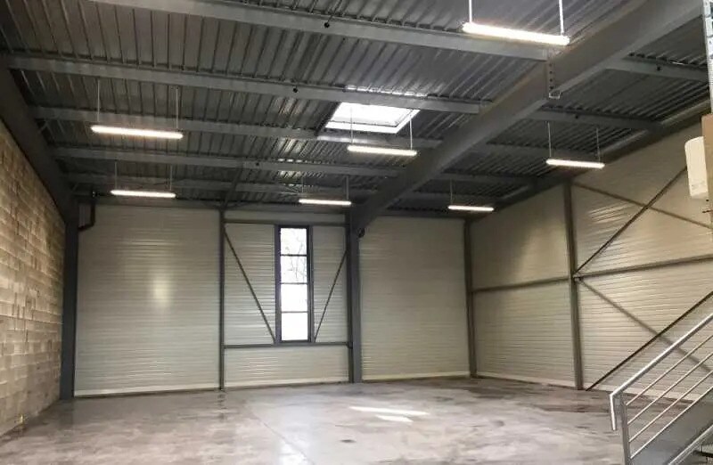 Flex in Croissy-Beaubourg for lease - Interior Photo - Image 2 of 20