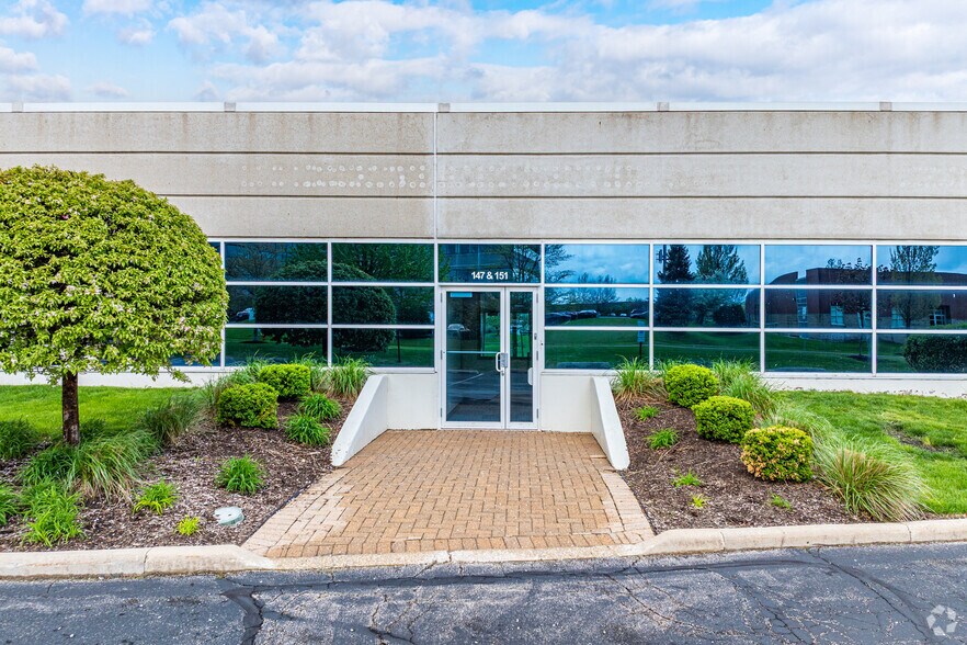 1551 Bond St, Naperville, IL à vendre - Photo du bâtiment - Image 3 de 5