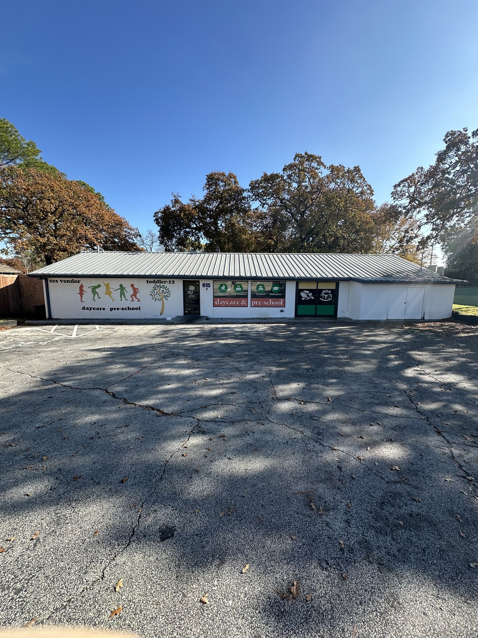 615 Dallas Dr, Denton, TX for lease Building Photo- Image 1 of 9