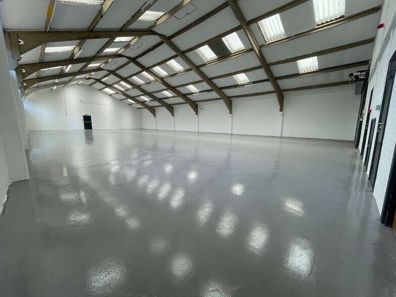 1 Mace Ln, Ashford à louer - Photo du bâtiment - Image 3 de 10