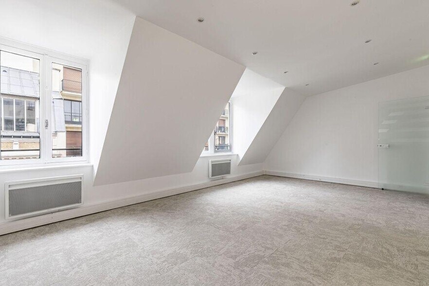 24 Rue Eugène Flachat, Paris for lease - Interior Photo - Image 3 of 13