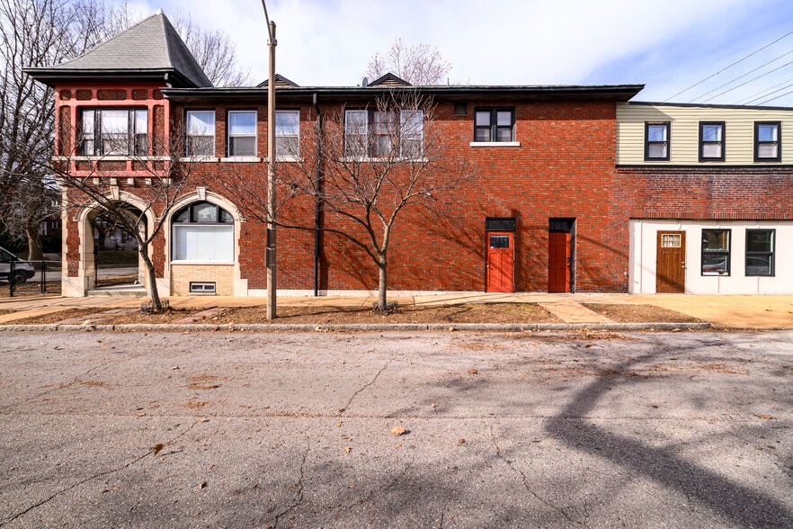 5001 Pernod Ave, Saint Louis, MO à vendre - Photo du bâtiment - Image 3 de 43