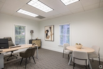 284 S Main St, Alpharetta, GA for lease Interior Photo- Image 2 of 7