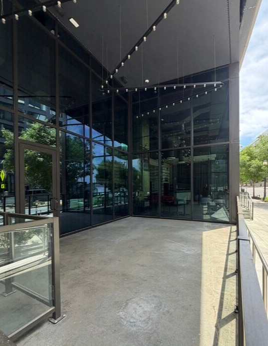 1055 Howell Mill Rd, Atlanta, GA for lease Interior Photo- Image 1 of 5