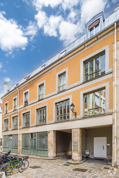 21 Rue Du Faubourg Saint-Antoine, Paris for lease - Building Photo - Image 2 of 3