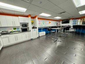 218 Datura St, West Palm Beach, FL for lease Interior Photo- Image 2 of 6