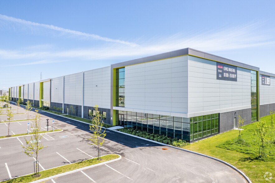 900 Rue Turnbull, Beauharnois, QC à louer - Photo du bâtiment - Image 3 de 10