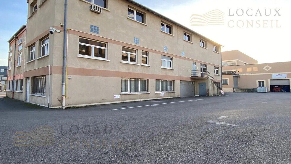 Flex in Argenteuil for lease - Building Photo - Image 2 of 15