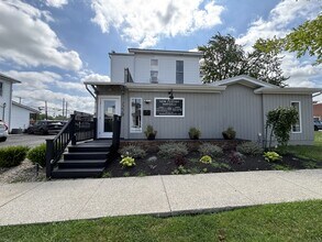 122 N Court St, Marysville, OH à louer Photo du bâtiment- Image 1 de 12