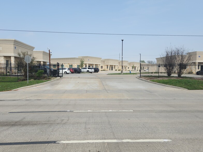 16310 State Highway 249, Houston, TX for lease - Building Photo - Image 3 of 19