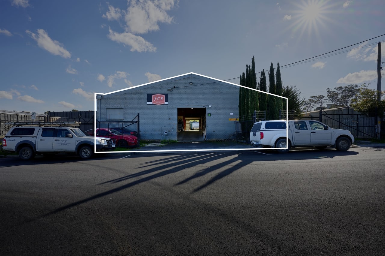 4 Kevin Ave, Ferntree Gully for lease Primary Photo- Image 1 of 2