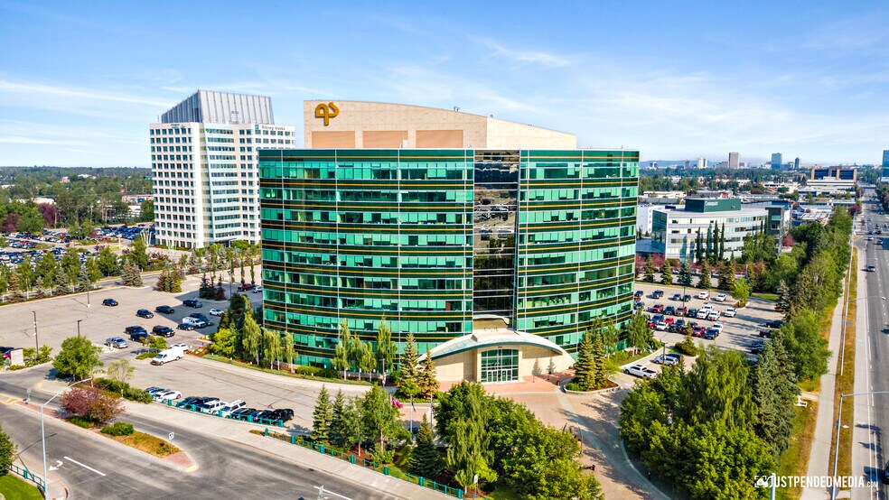 3900 C St, Anchorage, AK à louer - Photo du bâtiment - Image 2 de 11