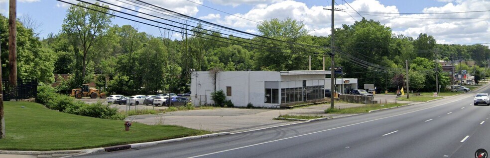 174 Route 17 N, Upper Saddle River, NJ à louer - Photo du bâtiment - Image 2 de 9