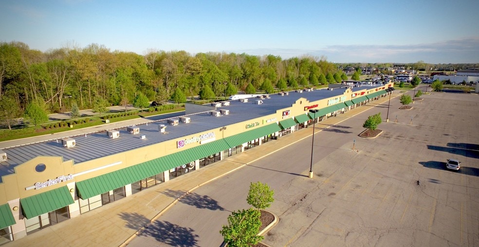 1706-1818 Lawndale Rd, Saginaw, MI for lease - Building Photo - Image 3 of 10