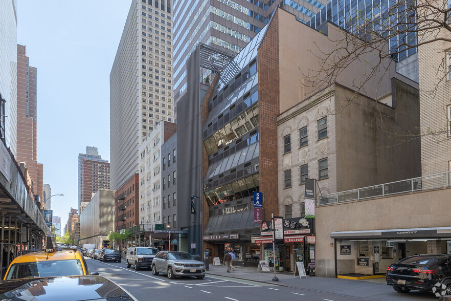 150 E 55th St, New York, NY for sale - Building Photo - Image 1 of 1