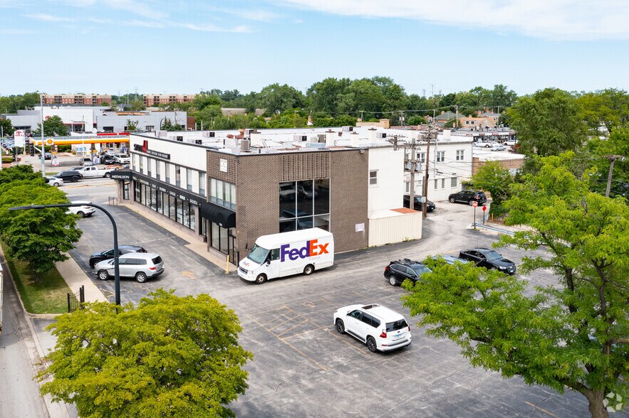 7161 N Cicero Ave, Lincolnwood, IL à louer - Photo du bâtiment - Image 2 de 11