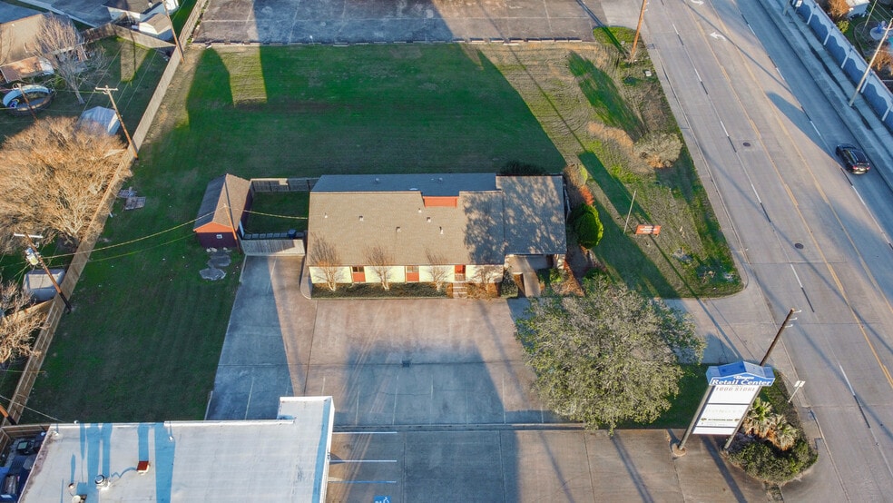 1810 25th Ave N, Texas City, TX à vendre - Photo du bâtiment - Image 2 de 21
