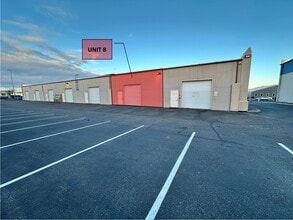 6503 W Okanogan Ave, Kennewick, WA for lease Interior Photo- Image 2 of 17
