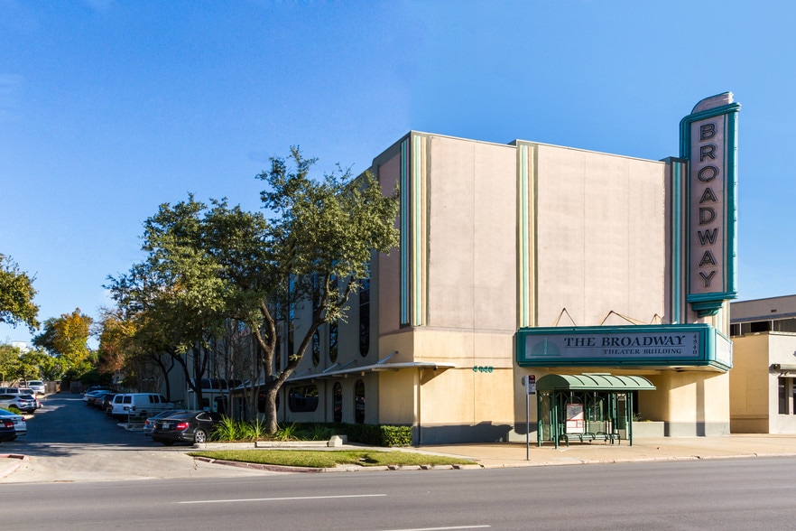 4940 Broadway St, San Antonio, TX for lease - Building Photo - Image 1 of 4