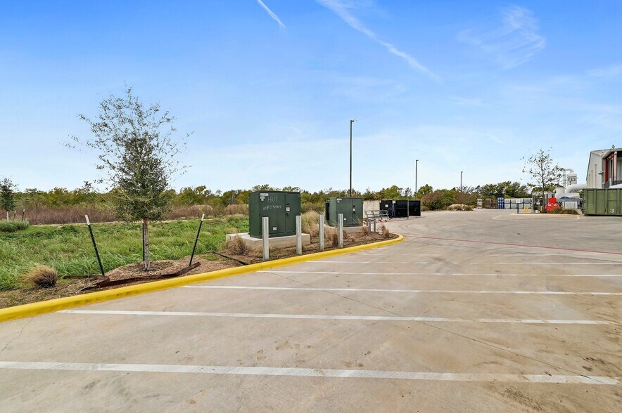 300 Co Rd 199, Hutto, TX à louer - Photo principale - Image 1 de 28
