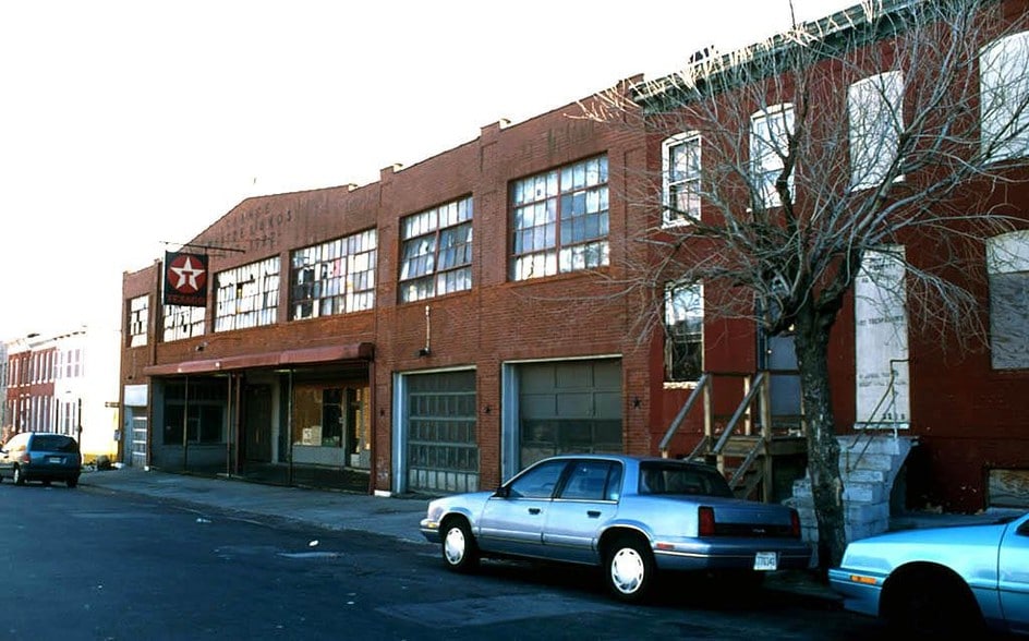 2213 McElderry St, Baltimore, MD for sale - Building Photo - Image 2 of 4