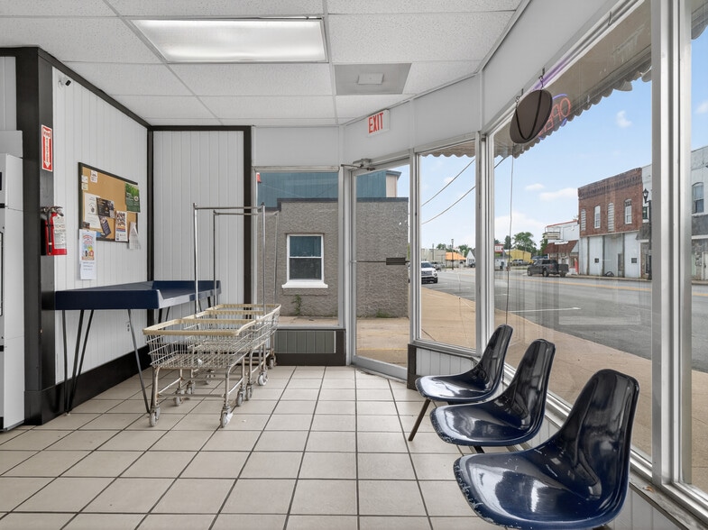 217 State St, Ashley, IN à vendre - Photo du bâtiment - Image 2 de 23