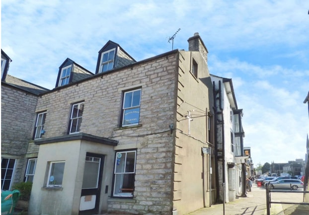 22 Market Sq, Kirkby Stephen for lease - Primary Photo - Image 1 of 22